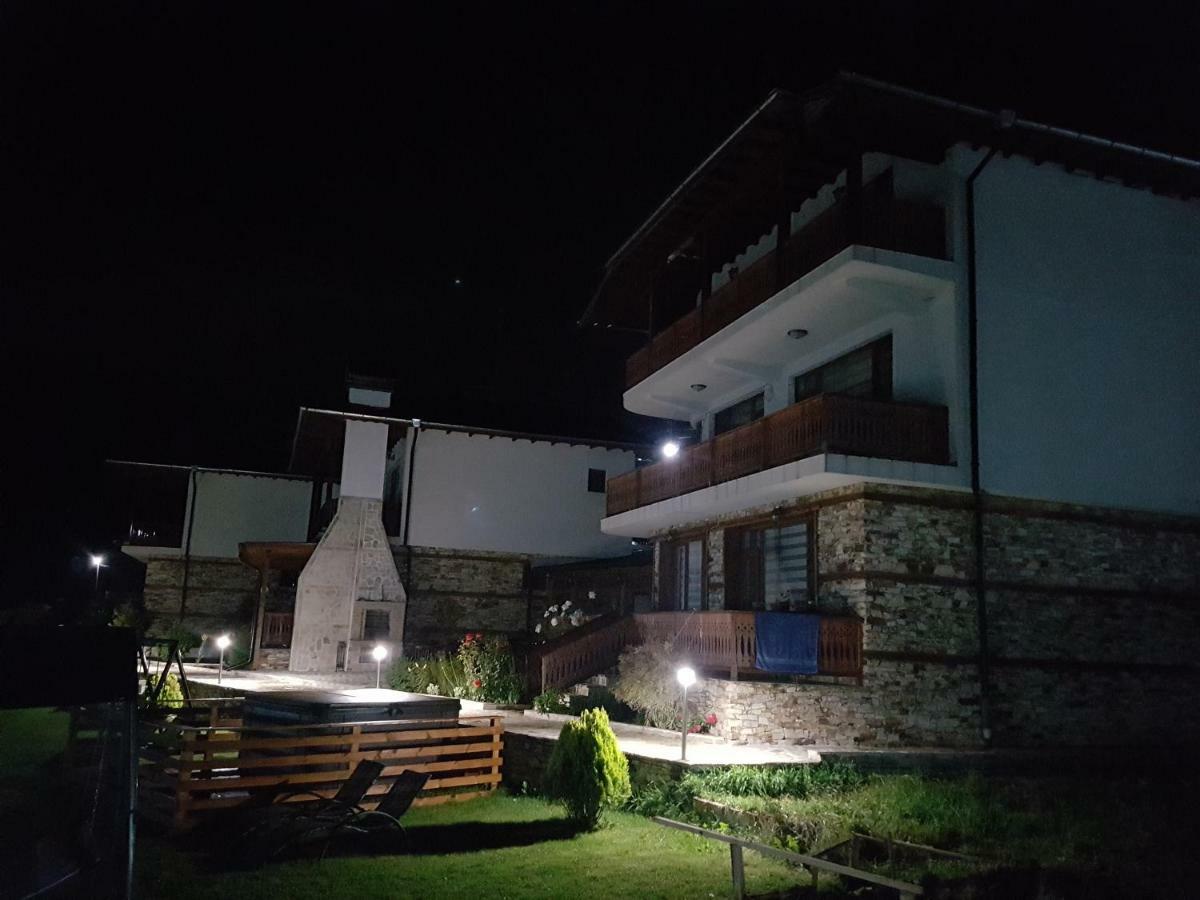 Къщи За Гости Башеви Sărniţa Exterior foto