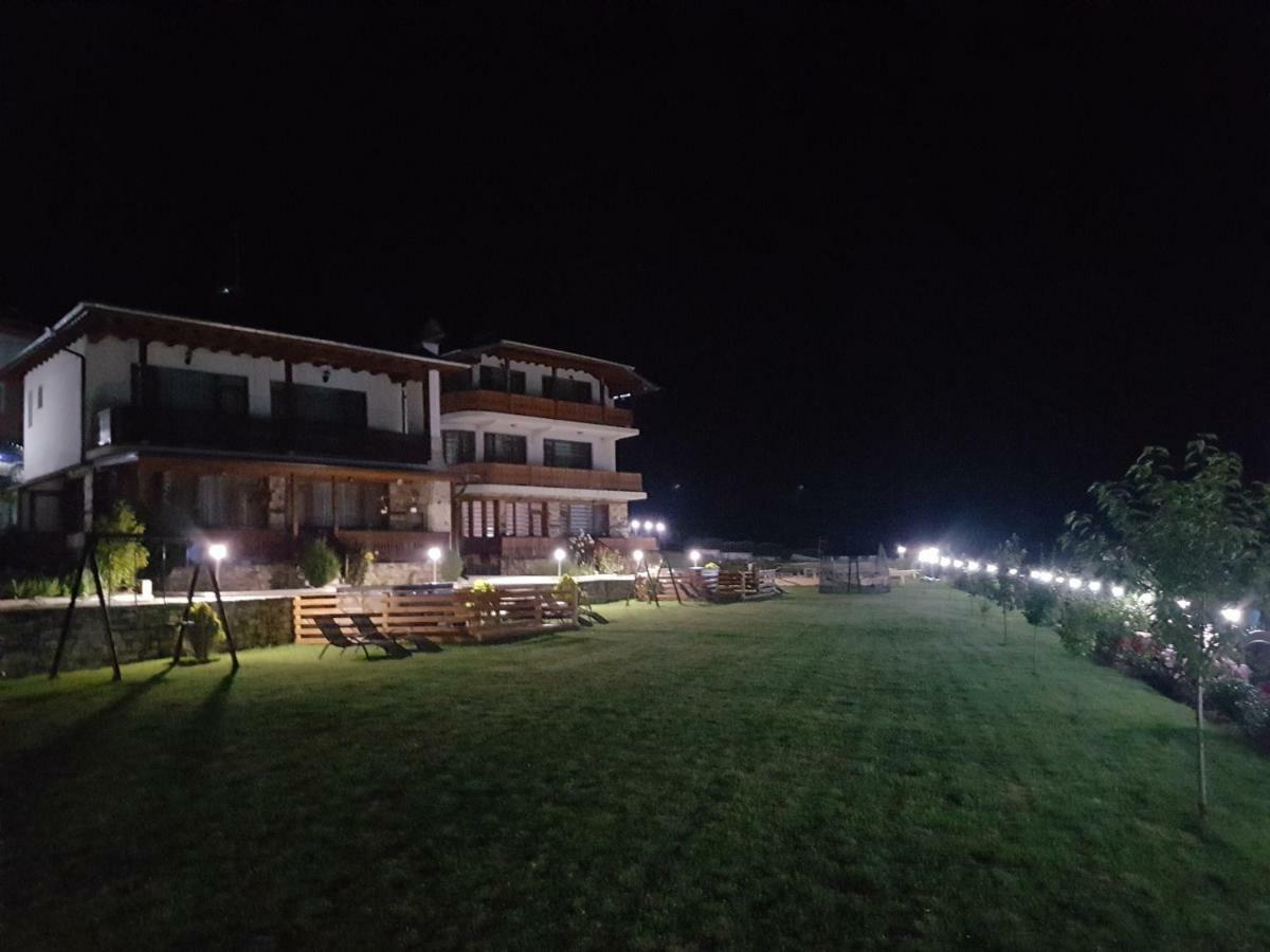 Къщи За Гости Башеви Sărniţa Exterior foto