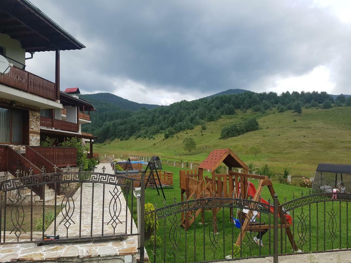 Къщи За Гости Башеви Sărniţa Exterior foto